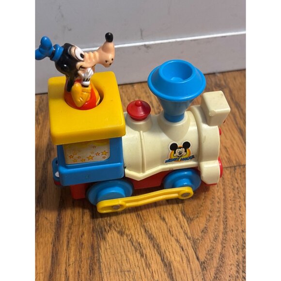 Goofy Disney Train Toy Figure With Mickey Mouse Logo - Picture 5 of 5